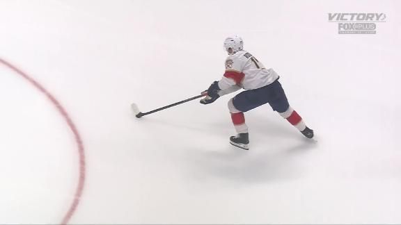 Ovechkin's hat trick puts him 10th on points list