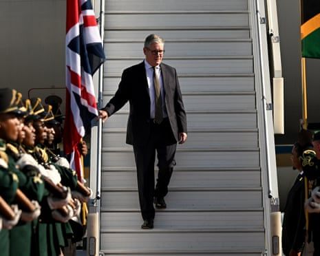 Starmer calls Farage ‘spineless’ over tackling racism in Reform party