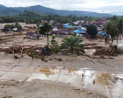 Death toll in Indonesia floods passes 600