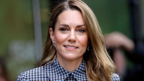 Catherine joined by stars and charity heroes for Christmas carol concert