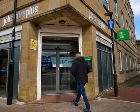 Young people on benefits to be offered construction and hospitality work