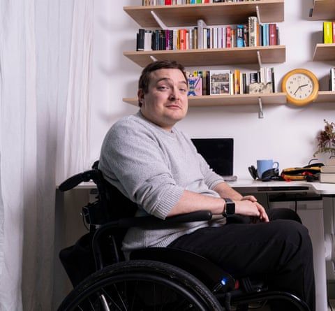 ‘I wish I could say I kept my cool’: my maddening experience with the NHS wheelchair service