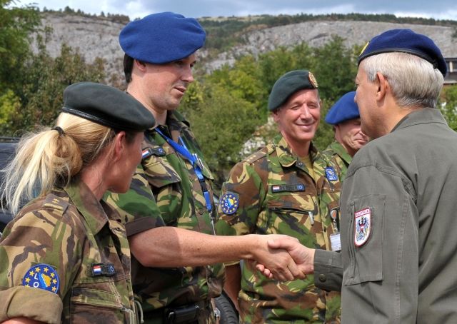 Which European countries have mandatory or voluntary military service