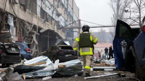 Four dead in Russian attack as diplomatic efforts to end war continue